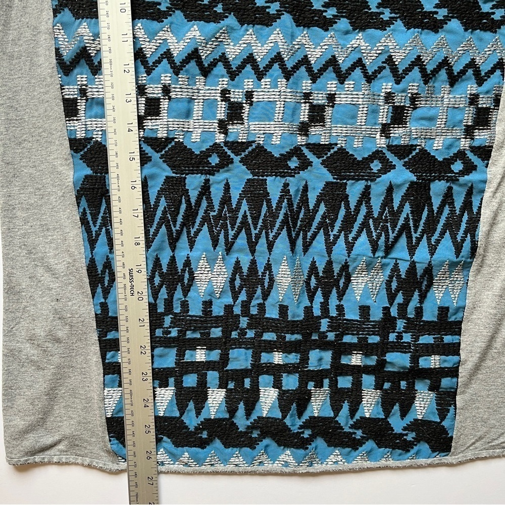 Dolan T-Shirt Anthropologie Blue & Gray  Lamai Embroidered Top Southwestern Sz M - Picture 9 of 15